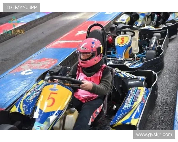 冰雪飞驰激情碰撞全国滑雪锦标赛上演速度与技巧的巅峰对决 冰雪飞驰激情碰撞全国滑雪锦标赛上演速度与技巧的巅峰对决